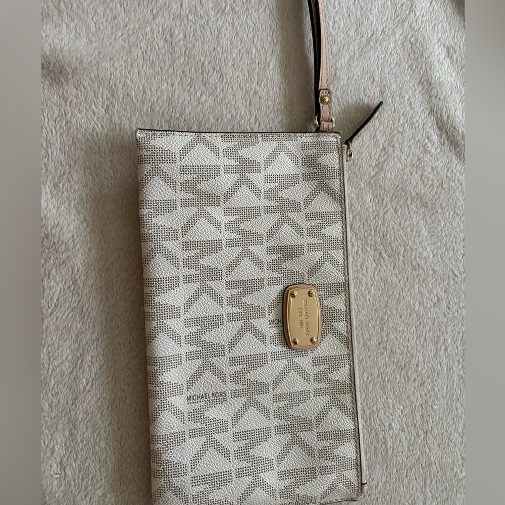 Michael Kors Cream and Gold Wristlet